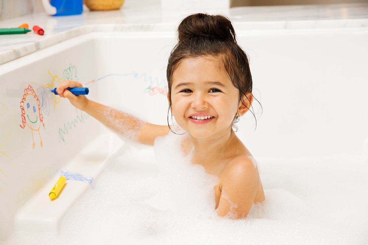 munchkin-crayons-de-bain-lavables-jouet-de-bain-ensemble-de-5-crayons image 2