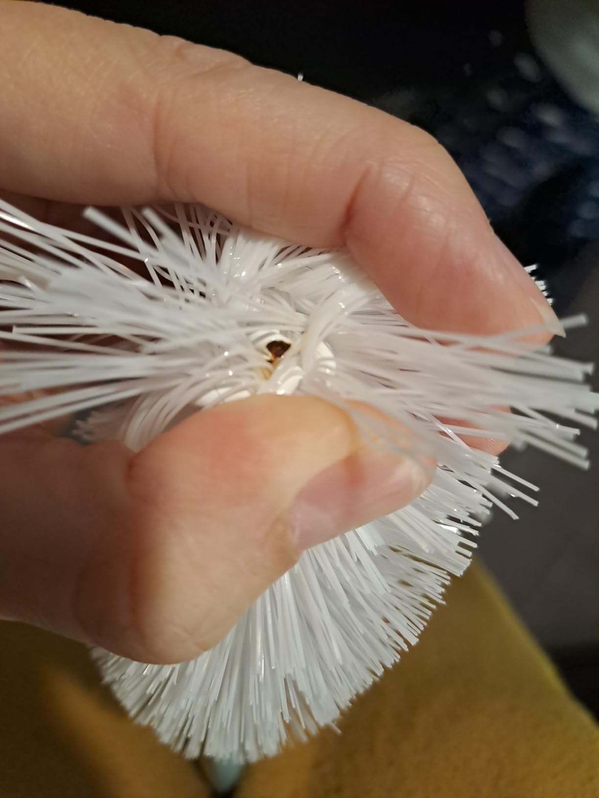 Pratique avec la petite brosse