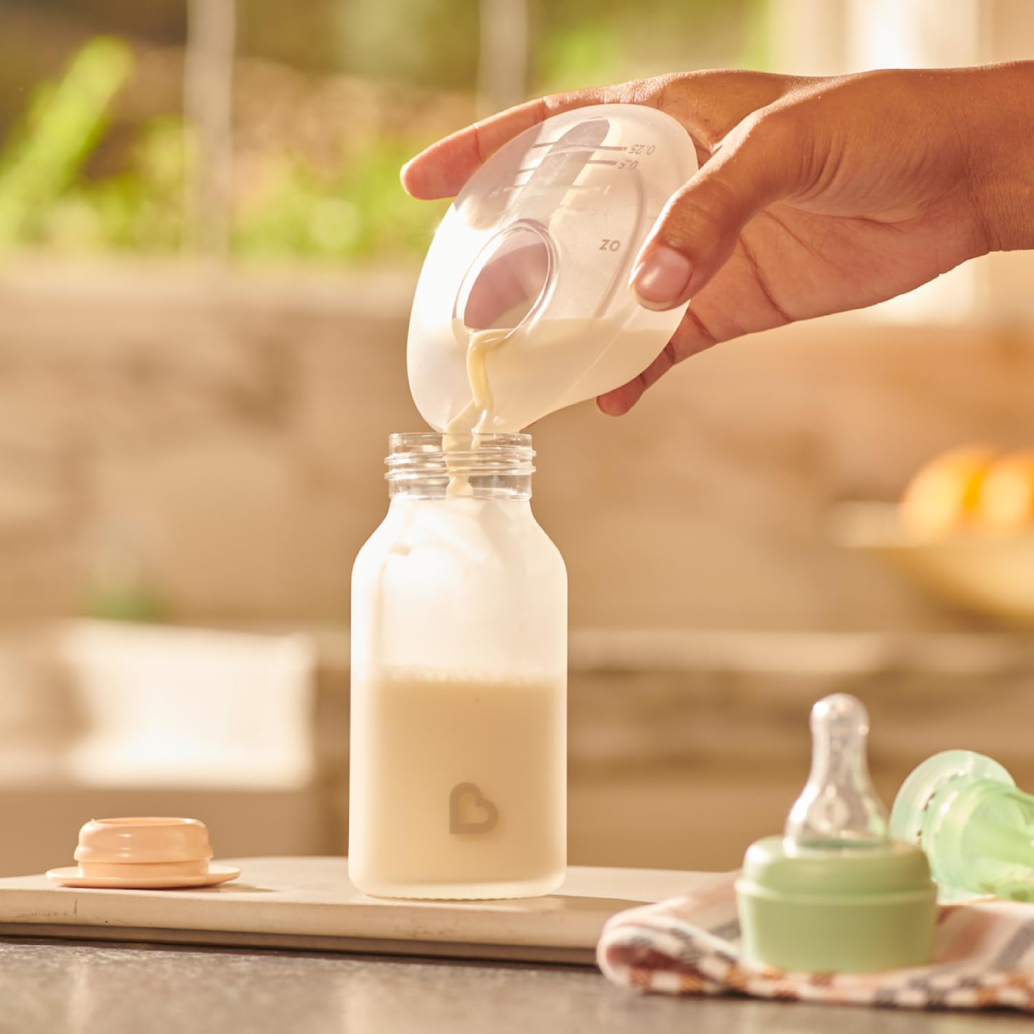 munchkin-collecteur-de-lait-maternel-en-silicone-45-ml image 4