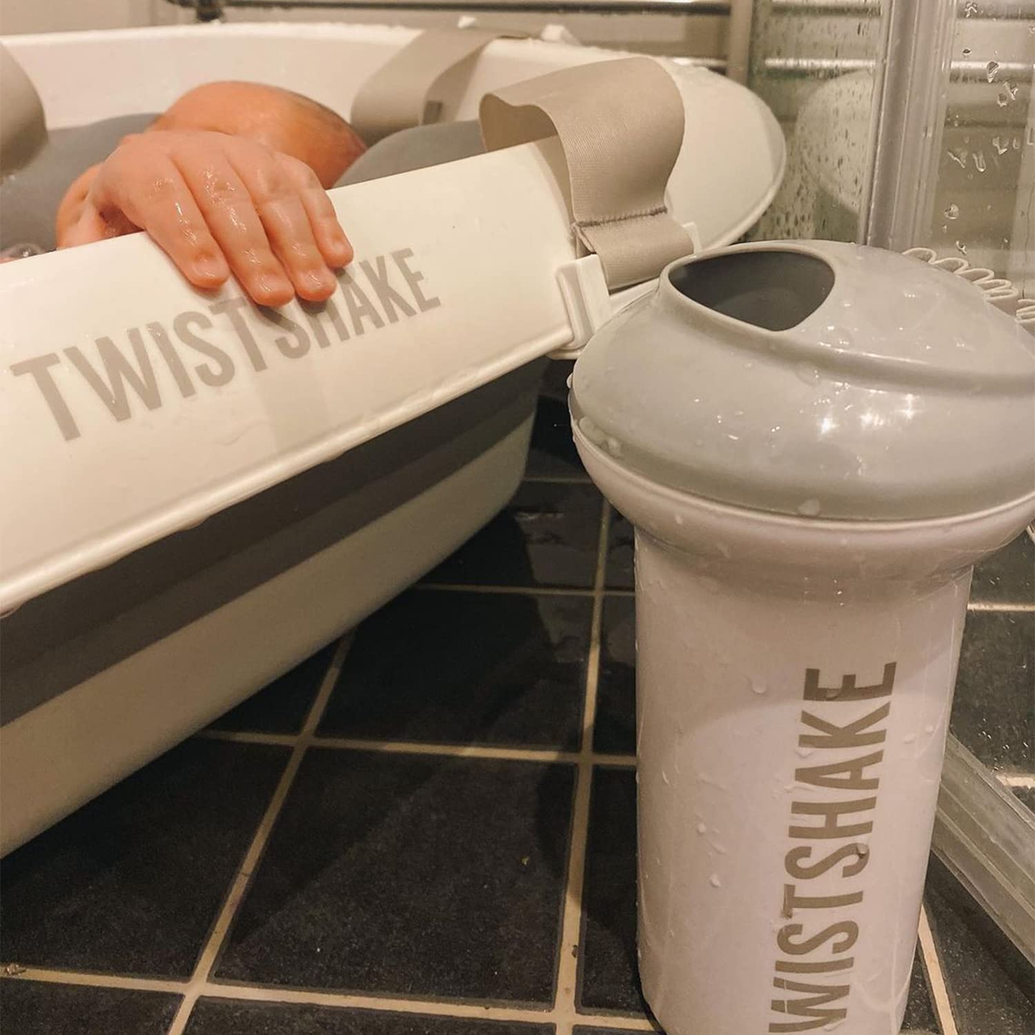 twistshake-gobelet-de-rin-age-b-b-rince-t-te-bain-ergonomique-sans-bpa-ni-bps image 6