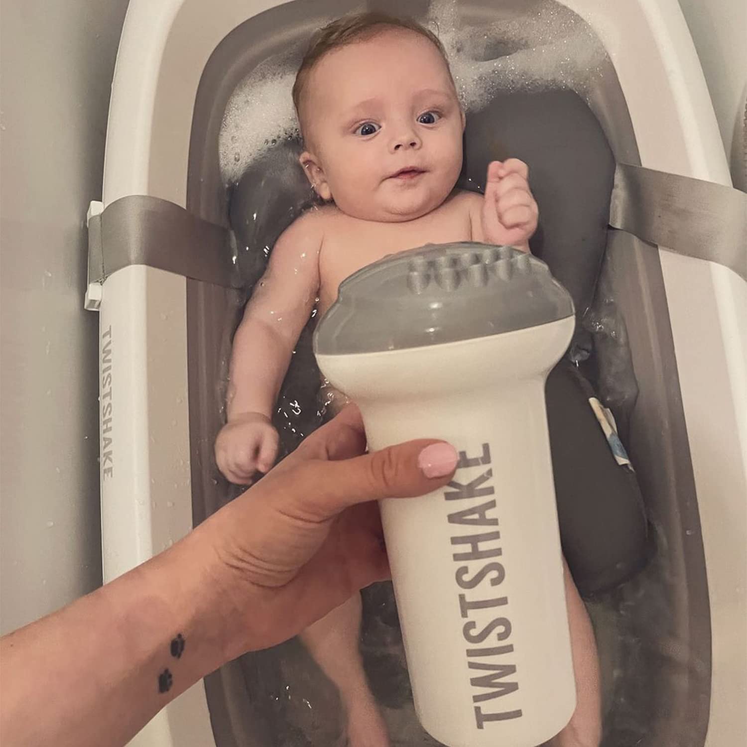 twistshake-gobelet-de-rin-age-b-b-rince-t-te-bain-ergonomique-sans-bpa-ni-bps image 3