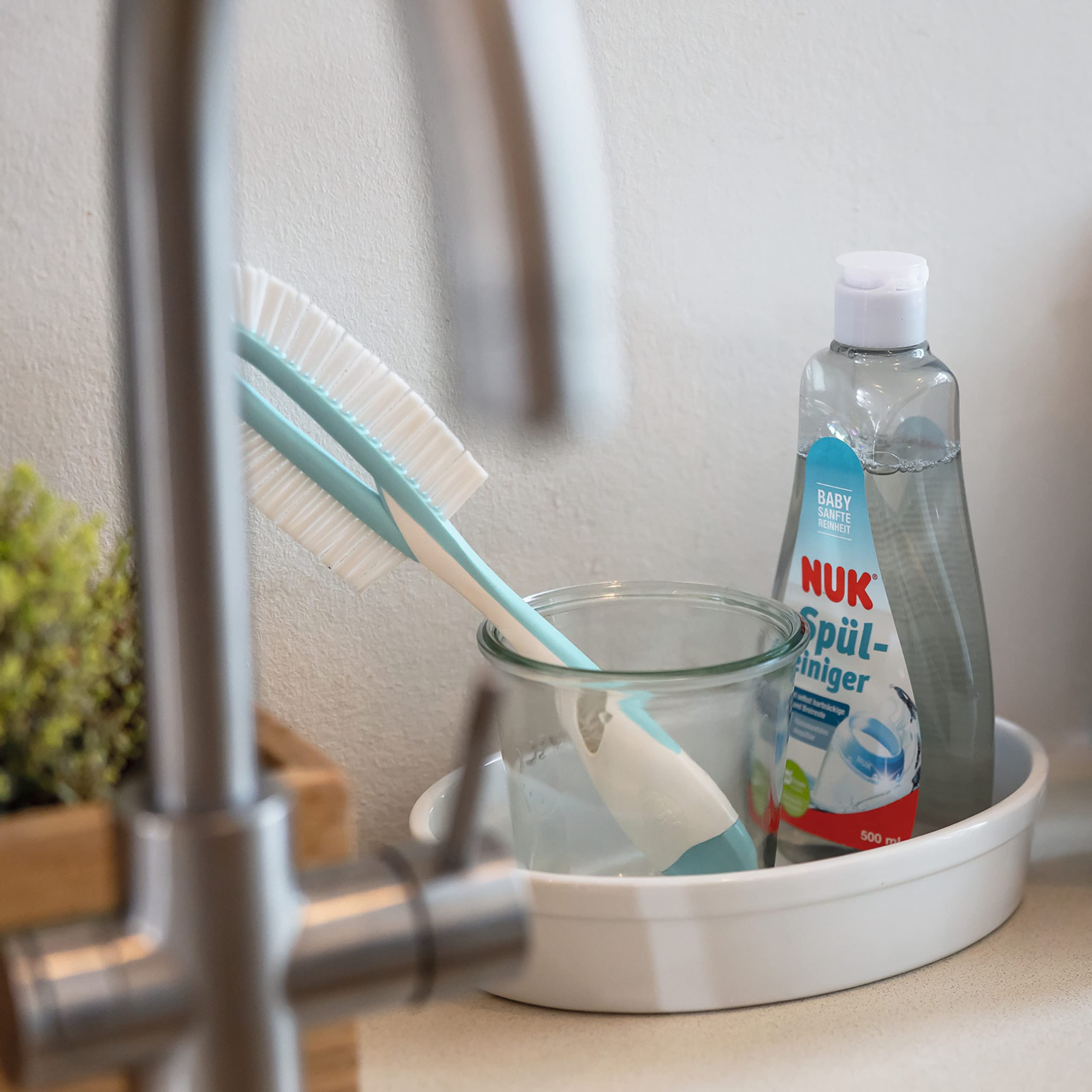 nuk-goupillon-2-en-1-flexible-brosse-biberon-et-t-tine-coloris-assortis image 4