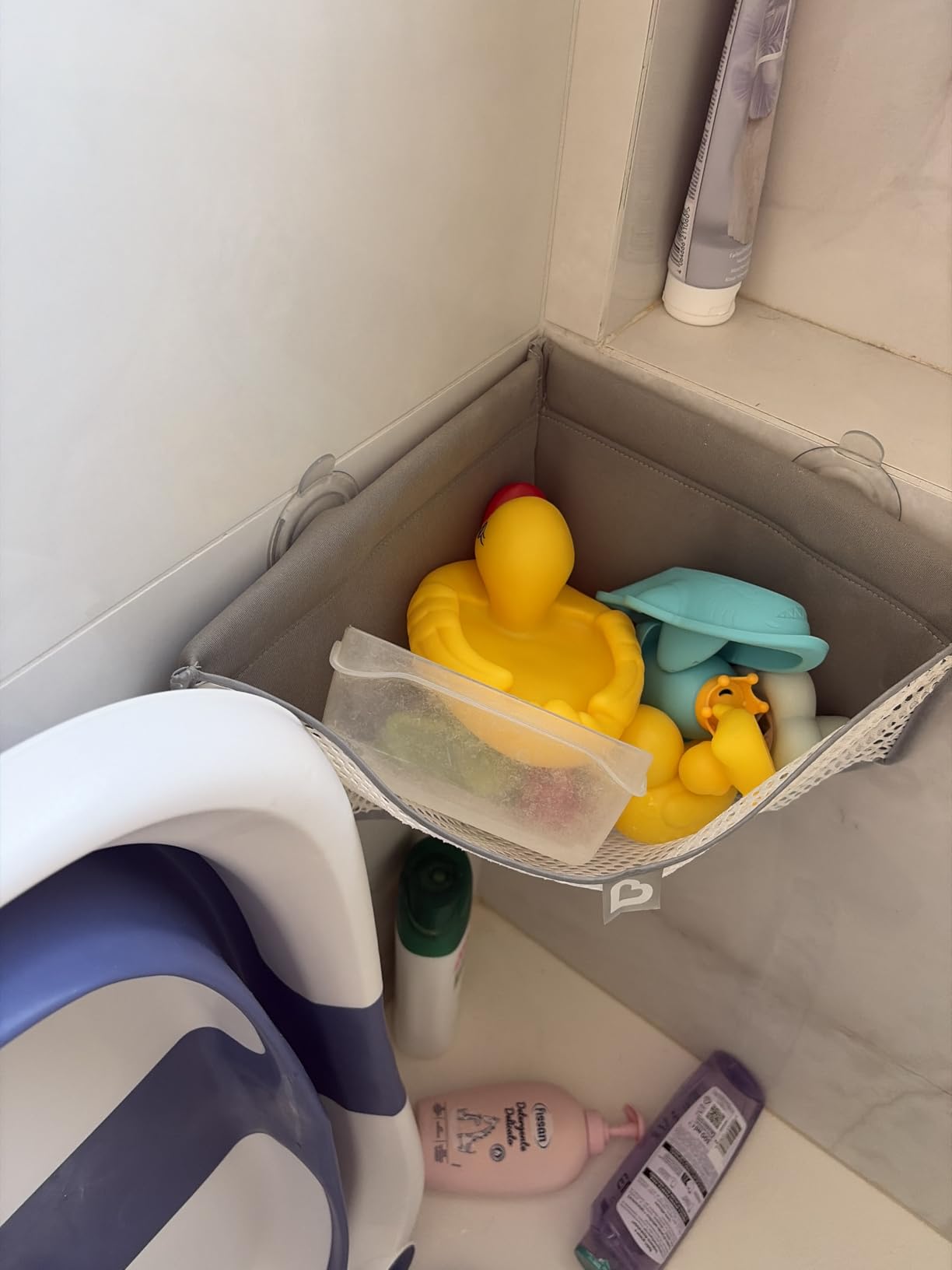 Idéal dans l’angle de la baignoire